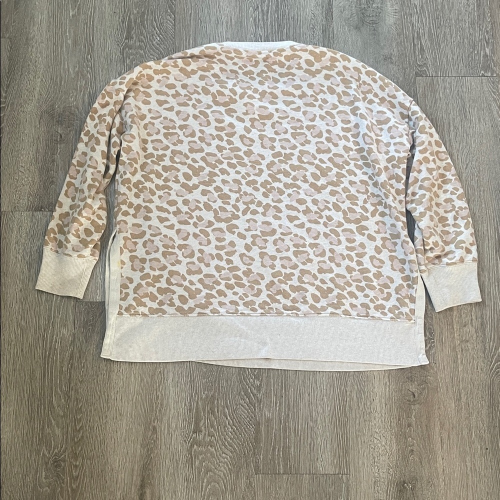 AERIE | LEOPARD PRINT CREWNECK SWEATER oversized size large animal print - Picture 9 of 9
